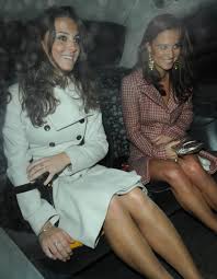 See photos of her handbags and find out more about them (including where to buy). Kate Bague Citrine Jeunesse Dans Le Boudoir De Kate Middleton