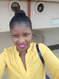 👩: Ba ntse ba goroga ma Gaborone mo gae okare batswa Ditshukudung  🤣😂🤣😂🤣