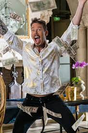 The Many Smiling Faces Of David Bromstad Hgtv S My Lottery Dream Home Hgtv David Bromstad Hgtv Design Star Design Assistant