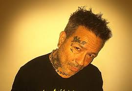 Edu K toca clássicos atemporais do rock no Ocidente