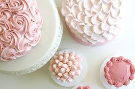 Made by piping a dot, then using the tip of your spatula to pull the frosting, this technique is great for covering small and large areas of your dessert. Simple And Stunning Cake Decorating Techniques Girl Inspired