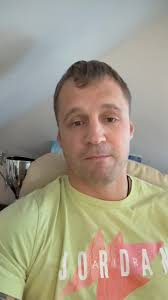 Aleksandru Ovečkinu šodien apsveic visa pasaule. Viņš ir hokeja leģenda,  spēka, neatlaidības un uzticības sportam piemērs. Miljoni cilvēku pauž  viņam savu apbrīnu un cieņu, un tikai daži Latvijas mediju žurnālisti  izcēlās ar