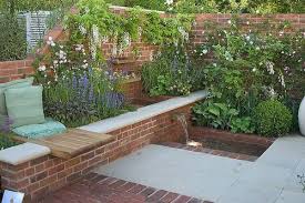 Los bloques de cemento son una opción fantástica para aplicarlos en la decoración de nuestros jardines. Decoracion De Jardines Con Ladrillos