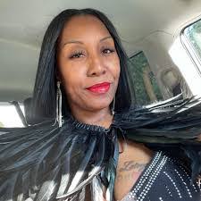 Latoya Warner's Instagram, Twitter & Facebook