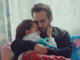 Trata sobre la entrañable relación de amistad que surge entre felipe, un multimillonario que ha quedado tetrapléjico debido a un accidente, y un joven desocupado, tito. Todo Por Mi Hija Temporada 1 Capitulo 29 Inseparables