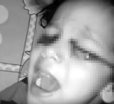 影】男搭機竟想開機艙門空姐2支酒瓶往他頭砸- 華視新聞網