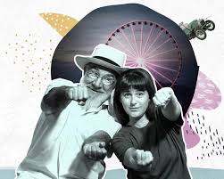 Ο πατέρας της ήταν ιδιωτικός υπάλληλος, ενώ η μητέρα της, ίρα οικονομίδου, ήταν γνωστή ζωγράφος. Ena Alliwtiko Kalokairi Sto Dhmotiko 8eatro Peiraia Ert Gr