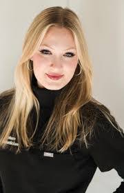 Michelle Bolduc's Instagram, Twitter & Facebook