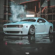 Www.iamlinnyj.comcheck out this gold pearl and white dodge challenger siting on gold dub 32's. Dodge Challenger Hellcat White Cloud Is A Low Flying Machine Autoevolution