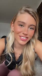 Jeanette Bazan's Instagram, Twitter & Facebook