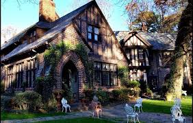 Glenridge Hall A K A The Salvatore Mansion Salvatore Boarding House Mansions Vampire House