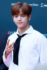 Jyp엔터테인먼트는 28일 공식 입장을 통해 그동안 스트레이 키즈 멤버로 함께해 온 우진이 개인 사정으로 인해 팀을 탈퇴하고 전속 계약을 해지하게 됐다고 밝혔다. Woojin Stray Kids Woojin ìš°ì§„ ê¹€ìš°ì§„ Straykids ìŠ¤íŠ¸ë ˆì´í‚¤ì¦ˆ Kids People Children