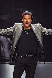 Lionel Richie Luke Bryan Round Out Judging Panel On Idol Reboot Lionel Richie American Idol Lionel