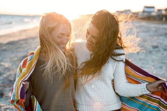 10 Awesome Benefits of Exploring the World with a Travel Buddy