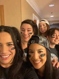 Jen Bernard (@houseofcardspdx)