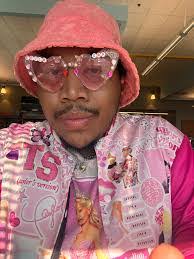 Lynne Stiles's Instagram, Twitter & Facebook