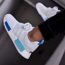 Weiße adidas nmd r1 v2 damenschuhe mit schnürsenkel in normalweite atmungsaktiv übergrößen. Adidas Nmd R1 Runner W Ftwr White Blue Glow S75235 119 95 Inkl Mwst