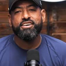 La Asociación Dominicana de Agrimensores (ASODAGRIM) reconoció al  licenciado Efrén Cuello como una figura clave en los avances de la política  de titulación nacional y el fortalecimiento del derecho de propiedad en