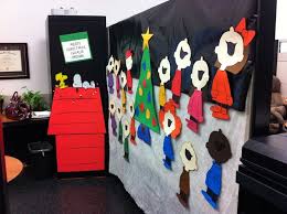 How To Decorate Your Office Cubicle For Christmas Christmas Cubicle Decorations Charlie Brown Christmas Decorations