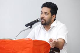He is a member of indian national congress and represents palakkad constituency. à´· à´« à´ªà´±à´® à´ª àµ½ à´Ž à´Žàµ½à´Žà´• à´• à´¤ à´° à´• à´¸ Malabar News Most Reliable Dependable News Portal