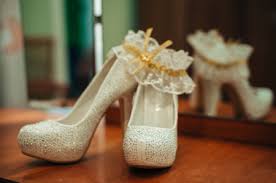 See more of quando giarre sposa l'amore on facebook. Immagini Stock Scarpe Da Sposa Bianco E Giarrettiera Image 4567241