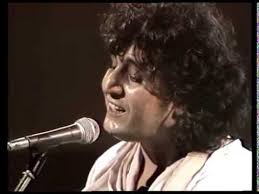 Ho sentito di doverla proteggere, quando i fatti sono successi è stata una cosa inaspettata ha ammesso nella sua intervista per il corriere.it. Pino Daniele Napule E Live Rsi 1983 Youtube