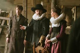 La città è in pieno fermento. La Ragazza Dei Tulipani Sentieri Del Cinema