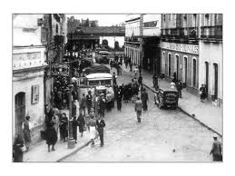 Huelva: Calle José Nogales, ante el antiguo Hotel Victoria año de 1946.