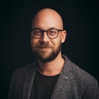 Daniel Schwalbe's Instagram, Twitter & Facebook