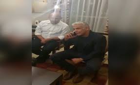עשיתי את כל ההצלבות האפשריות עם הירח עלה בידי לראות ירח מסמיק כתום אדום כשעלה באופק ירח יפהפה זורח הרגע #moon #uclfinal. Iyhgywbohobwsm