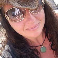 Suzanne Fredericks (@cottagedawters)