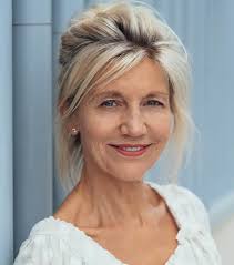 You will look really nice and beautiful. 23 Best Long Hairstyles For Older Women In 2021 Hairstyle Camp