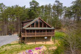 Rafting in the smokies and cupids chapel of love are also within 3 mi (5 km). Leconte View Lodge A Pigeon Forge Cabin Rental