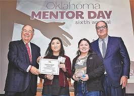 Lowe Family Young Scholars mentor ...