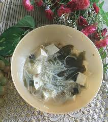 Ada misoa, bakso tahu, bakso campuran udang, dan wortel. My Kitchen My Adventure Sup Misoa Dan Rumput Laut