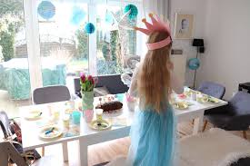 Baby Blog Fur Mama Und Papa Ein Uns Entsteht Lottes Anna Elsa Eiskonigin Geburtstagsfeier Und Ein Paar Tipps Fur Einen Schonen Kindergeburtstag
