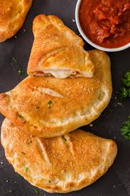 Easy Calzone Recipe In 2020 Calzone Recipe Easy Calzone Recipe Recipes