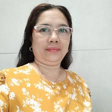 Isang 22-anyos na dalaga ang nasawi matapos siyang barilin sa ulo ng  sariling ama na isang pulis sa loob ng kanilang bahay sa Negros Oriental  nitong Linggo.