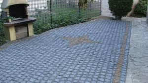Pose De Paves En Granit Sur Une Terrasse Pose De Pave Terrasse Pave Paves De Jardin