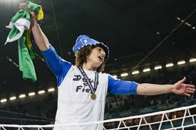 David luiz moreira marinho (born 22 april 1987) is a brazilian professional footballer who plays for premier league club arsenal. David Luiz Nachster Anlauf Von Barca