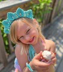 Your daughter or granddaughter will have so much fun wearing these this  summer!