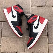 Nike Air Jordan 1 Retro Bred Toe Size 9 For Sale In Tempe Az Jordan Shoes Girls In 2020 Jordan Shoes Girls Hype Shoes Air Jordans Retro