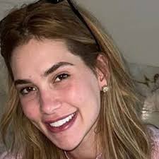 Roupa de Virginia Fonseca na igreja chama atenção e divide opiniões:  'Difícil defender'