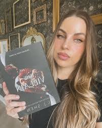 Nora Bright's Instagram, Twitter & Facebook