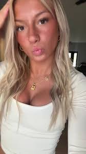 Jessie Baxter's Instagram, Twitter & Facebook