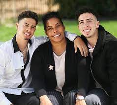 Austin mckinley mcbroom was born on 20 may 1992 in los angeles, california. Catherinepaiz Catherine Paiz Acefamily Ace Family Acefam Youtube Austinmcbroom Austin Mcbroom The Ace Family Youtube Ace Family Ace Family Wallpaper