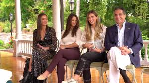 Его брат — журналист крис куомо (chris cuomo). Andrew Cuomo And Daughters On Life During The Pandemic Cbs News