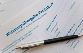 Mit der schlüsselübergabe beginnt und endet der besitz des mieters an der wohnung und damit auch seine obliegenheit zum sorgfältigen umgang mit ihr. Wohnungsubergabe Darauf Musst Du Als Mieter Achten Umzugsratgeber De