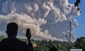 There's a hiil park in berastagi which provides a great view of the area around sinabung and the volcano. Vlltlznnjakrqm
