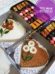 Namun menurut adat yang ada, jumlah hantaran haruslah ganjil yaitu sejumlah 3, 5, 7 hingga tak terbatas jumlahnya asalkan dalam hitungan ganjil. Rainbow Cake Surabaya Seruni Boga Laman 7